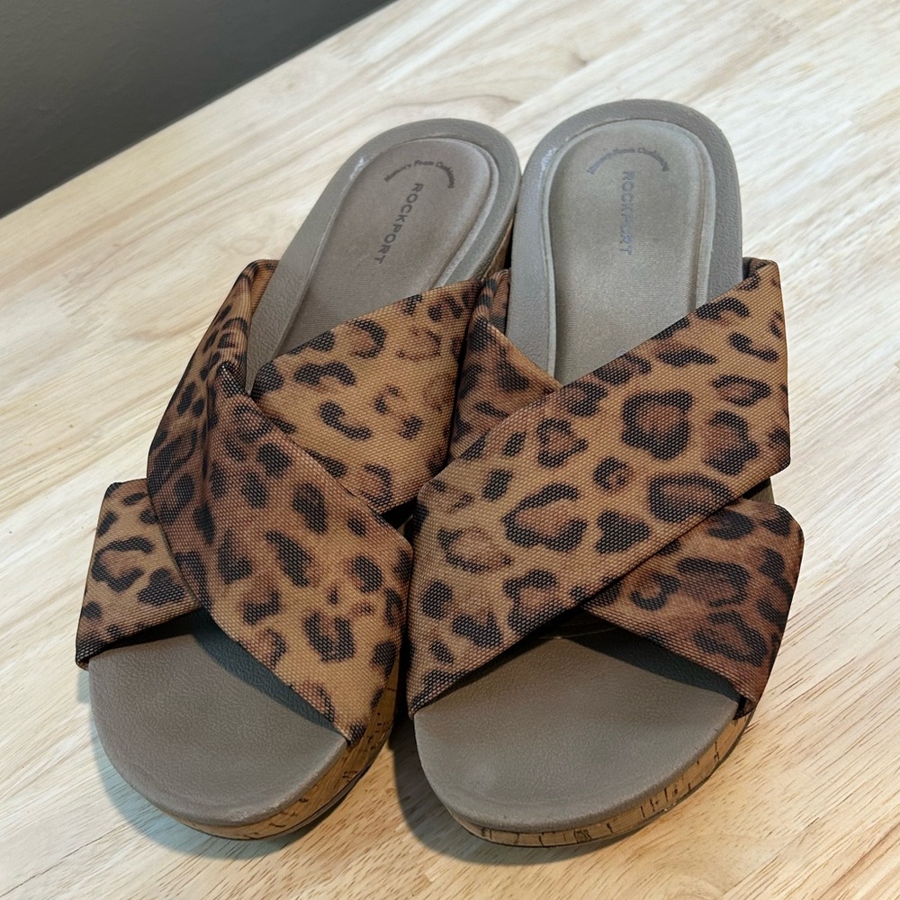 Leopard print platform sandals, size 10.